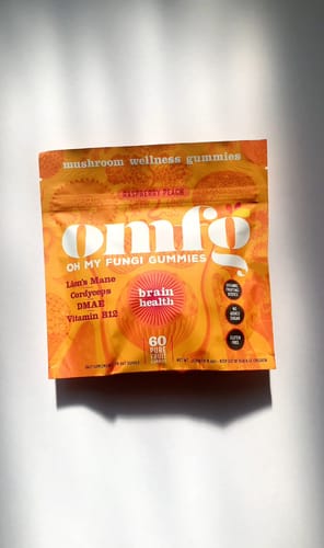 Customer photo review of Raspberry Peach Brain Health Gummies