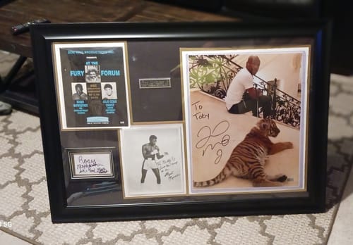 Customer photo review of Floyd Mayweather Jr Autograph Signing