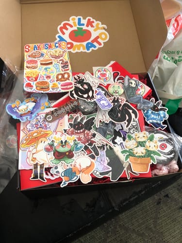 Customer photo review of Creepy Mystery Gift Box