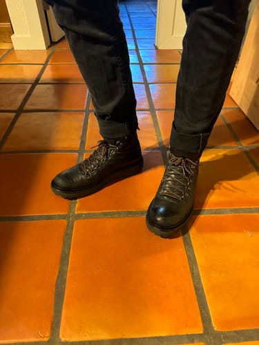 Customer photo review of Big Black Vintage Hike Boots