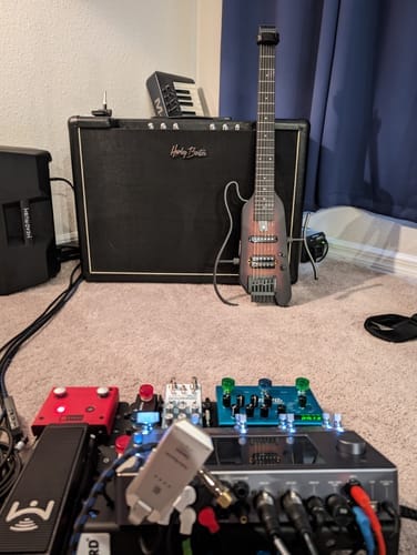 Customer photo review of Donner HUSH-X Electric Guitar Kit for Travel
