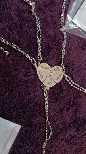 Customer photo review of Collar o llavero personalizado de piezas de rompecabezas