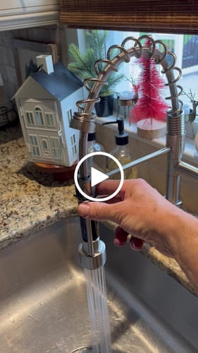 Customer video review of Spiro Single-Hole Dual Handle Kitchen Faucet with Pull-Down Spring Spout