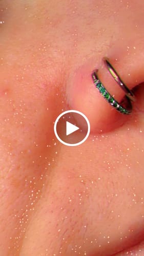 Customer video review of Anodized Emerald Green Micro Gem Nose Hoop