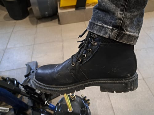 Customer photo review of Fansgemacht S3 Wasserdichte, bruchsichere und verschleißfeste Herrenschutzstiefel