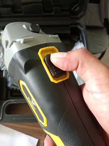 Customer photo review of Esmeriladora Angular Inalámbrica 3ah Sin Escobillas 9000rpm