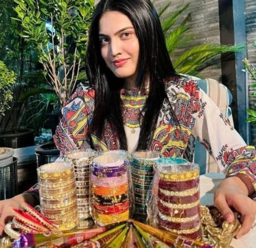 Customer photo review of CMC MATTE FOUNDATION - Perfect Canvas for your make-up