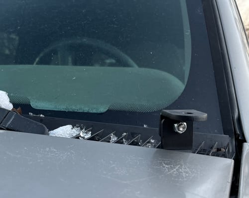 Customer photo review of 1999-2006 Chevy Silverado / Tahoe / Suburban Hood Ditch Light Mounts