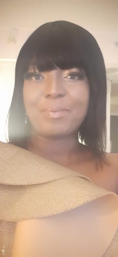 Customer photo review of NALEDI - Brazilian Fringe Bob