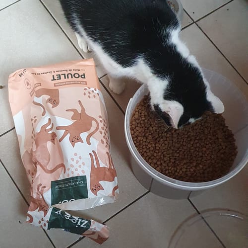 Avis photo d'un client sur Pâtée Chat Stérilisé Sans Céréales - Poulet