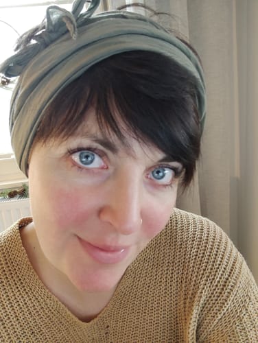 Customer photo review of Profi-Pflanzenhaarfarbe warmes Schokoladen-Braun "warm chocolate brown" 90g Nachfüllpack