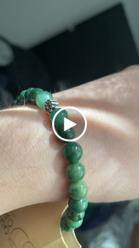 Customer video review of PULSERA ELÁSTICA JADE AFRICANO (6 MM) + DETALLE DE PLATA 925
