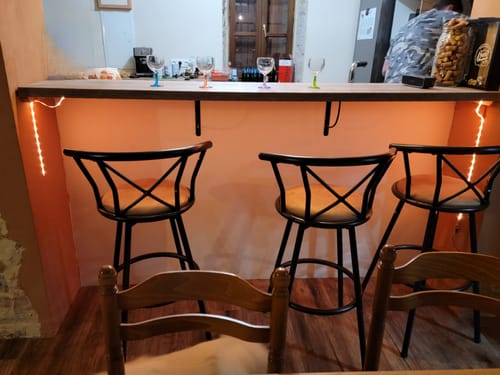 Customer photo review of Lot de 4 tabourets de bar cuisine style industriel avec pieds en métal assise 360° et repose pieds - HAILEY 29 INCH BROWN 4PCS