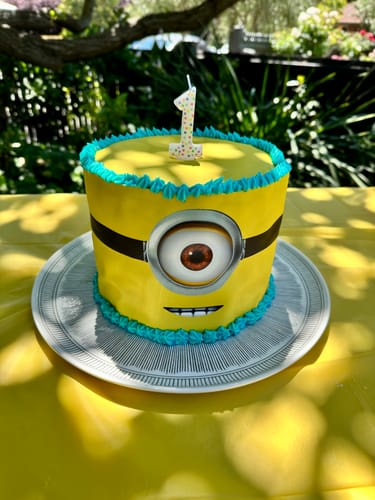 Customer photo review of Minion Inspired - Edible Icing Cake Wrap