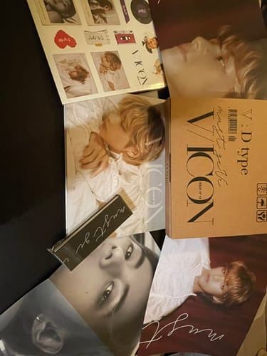 Customer photo review of BTS V COVER DICON ISSUE N°16 V : VICON