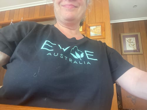 Customer photo review of Jesse Cotton Flower Mint Graphic Tee Black