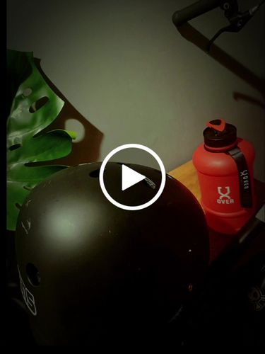 Customer video review of 1.5L Oversized Bottle with Flip Cap