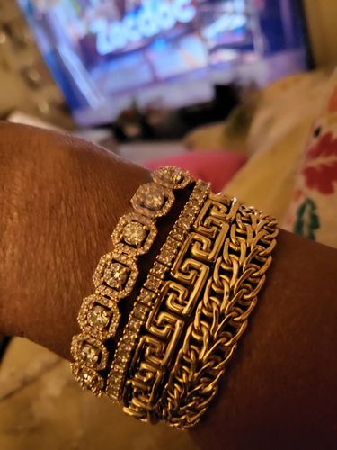 Customer photo review of 13.50-13.50 CT Round Cut Diamonds - Diamond Bracelet