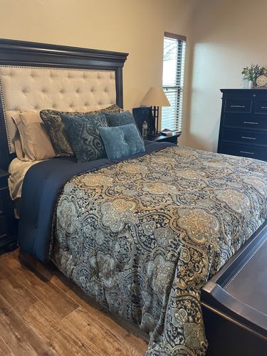 Customer photo review of Palmer Teal 4-Piece Comforter Set By J Queen