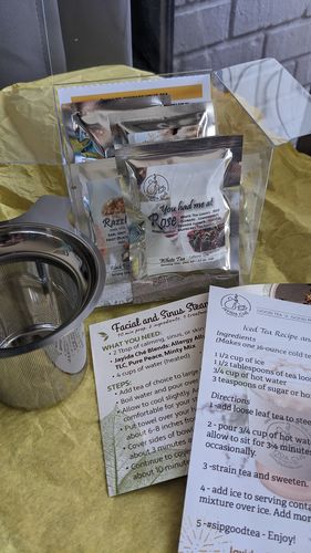 Customer photo review of 5 blend sample set with infuser