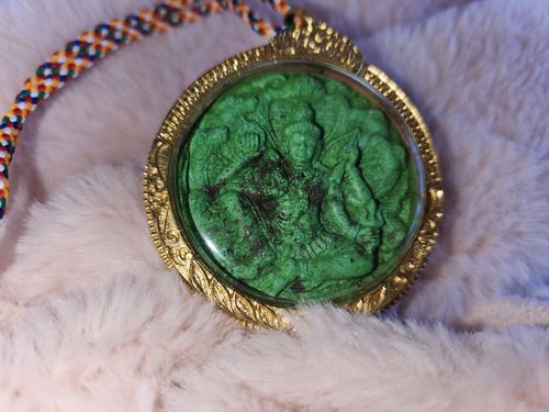 Customer photo review of Amulette verte de Jatukham Rammathep - Wat Mahatat.