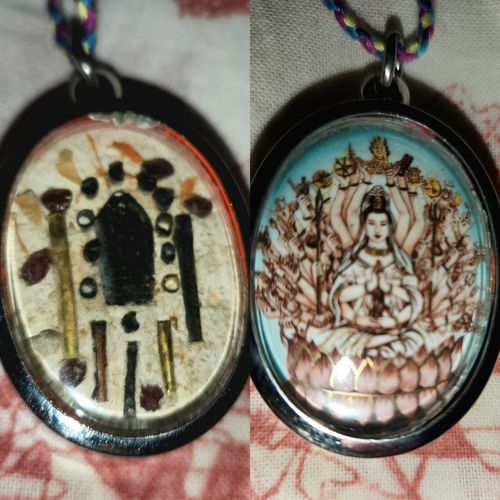 Customer photo review of Grande amulette de Guan Yin à milles bras - Très Vénérable LP Dooh.