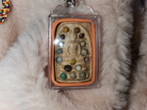 Customer photo review of Précieuses amulettes Phra Somdej (avec reliques sarira) - Wat Pichaya Yatikharam.