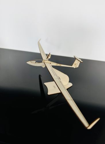 Customer photo review of AS 33 Deko Flugzeugmodell Bausatz | Pure Planes