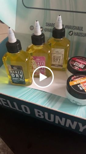 Customer video review of TREAT ME GLAZE DRY BODY OIL | MINI TRIO | DALGONA, SATURDAY MORNING + CAKEY