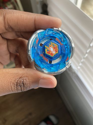 Customer photo review of Takara Tomy Storm Pegasus Beyblade BB-28 105RF Metal Fusion - With String Launcher
