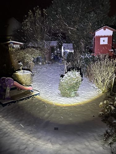 Customer photo review of GJEMAX Taschenlampe LED 10.000 Lumen