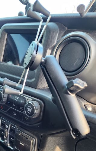 Customer photo review of JL/JLU Grab Bar Ball Mount