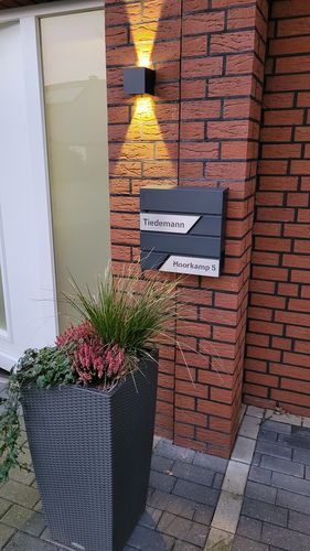 Customer photo review of AlbersDesign Briefkasten B1 anthrazit (RAL7016) personalisiert mit Edelstahl-Schildern