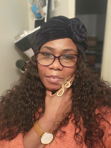 Customer photo review of Raw Deep Wavy Headband Wig