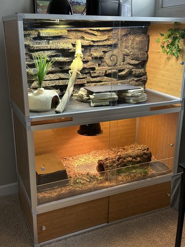 Customer photo review of Meridian Deluxe Stacking Spacer - for 4'x2' based Meridian enclosures