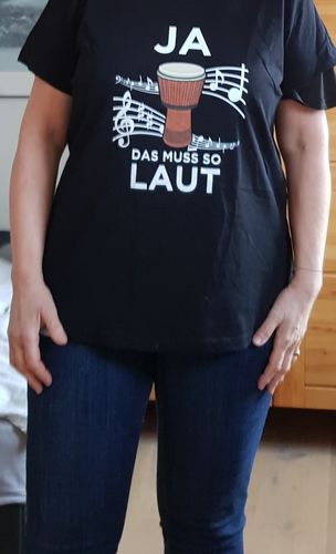 Customer photo review of Djembe Trommel muss laut – Damen T-Shirt