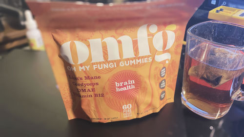 Customer photo review of Raspberry Peach Brain Health Gummies