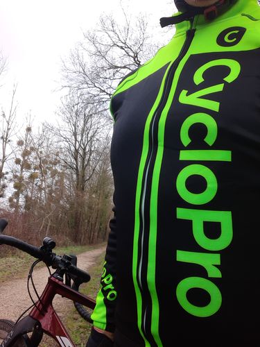 Avis photo d'un client sur Tenue cycliste hiver verte - Flash+