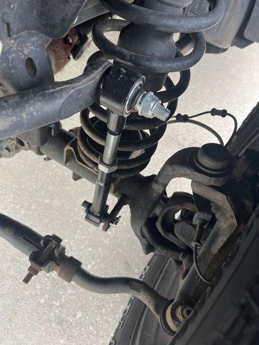 Customer photo review of 2pcs Front 2.5" - 6" Lift Adjustable Swaybar link Replace for 2007-2018 JEEP Wrangler JK JKU Rubicons