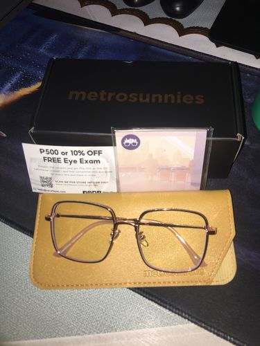 Customer photo review of MetroSunnies Oslo Specs (Rose Gold) / Con-Strain Blue Light / Anti-Radiation Computer Eyeglasses