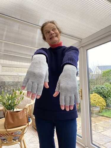 Customer photo review of Premium Onecompress™ Gloves