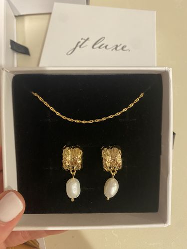 Customer photo review of Camilla Pearl Earrings