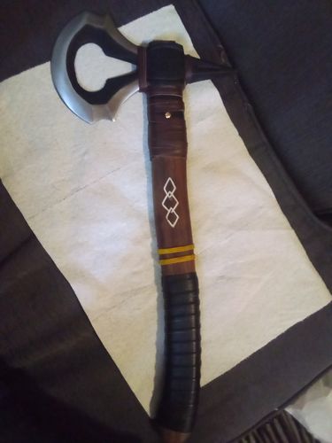 Customer photo review of Assassin Tomahawk Axe in Just $69 with Leather Sheath from Assassin Creed-Functional Axe