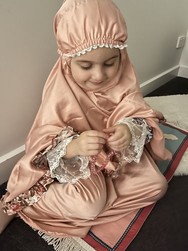 Customer photo review of Girls 2pc Elegant Prayer Clothes - Pink