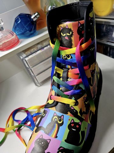 Customer photo review of Black Cats Boots