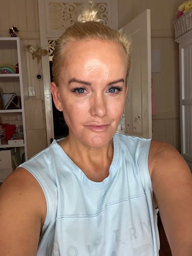 Customer photo review of 40 SPF Natural Face Sunscreen+ Serum BB Cream & Mineral Makeup