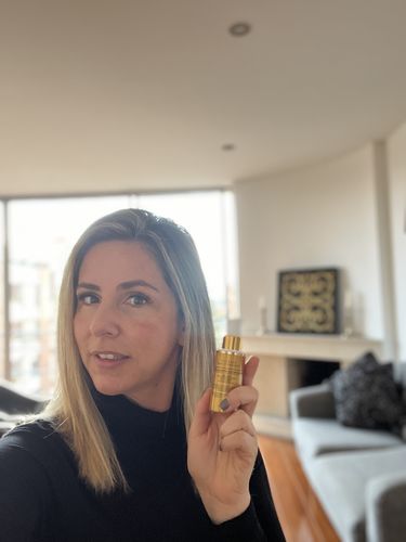 Customer photo review of KIT SUEROS FACIALES DÍA Y NOCHE CON CÉLULAS MADRE, COLÁGENO Y ÁCIDO HIALURÓNICO.