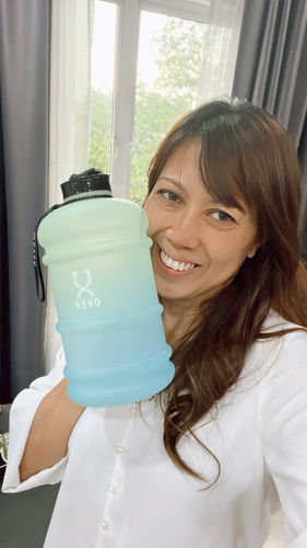 Customer photo review of 1.5L & 2.2L Flip Cap Oversized Water Bottle