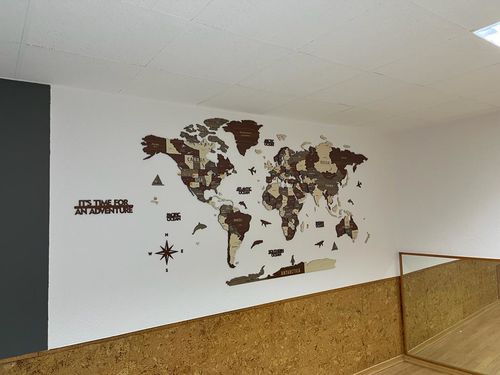Customer photo review of 3D Wooden Multilayered World Map with States and Capitals v2