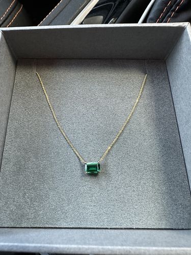 Customer photo review of Created Emerald Claw Set Necklace in 9ct Yellow Gold